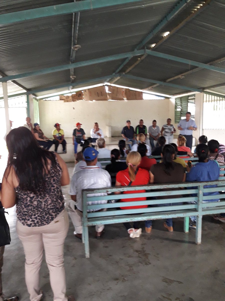 IngOrlandoM's tweet photo. Asamblea con el Poder Popular en el Sector La Vigia, donde fortalecimos el 4X4 https://t.co/WVTJID2GYd