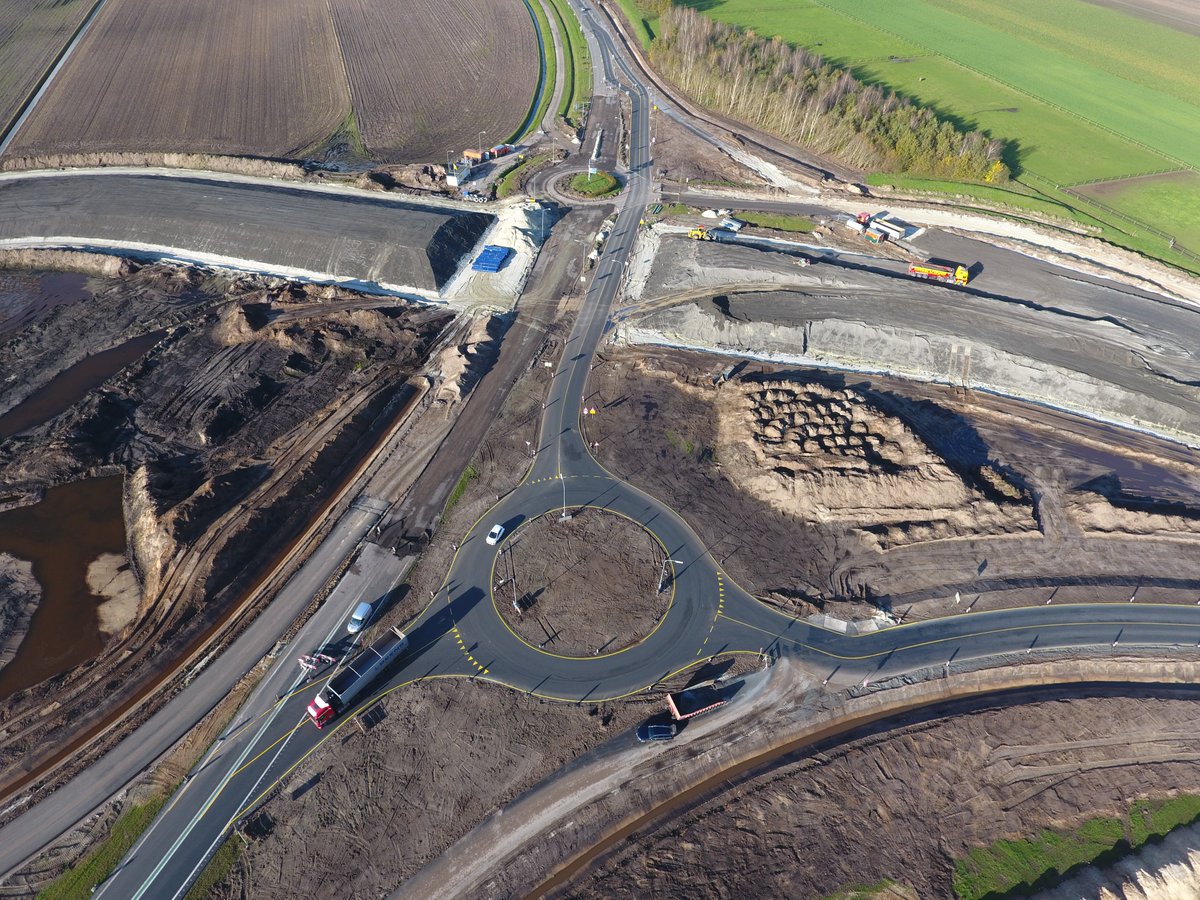 DeRooWegen1932's tweet photo. Aansluiting N366-N391 ziet er elke dag weer een beetje anders uit. @NONAKBV @ProvDrenthe @provgroningen #deroo https://t.co/Dqj9L4a7UZ