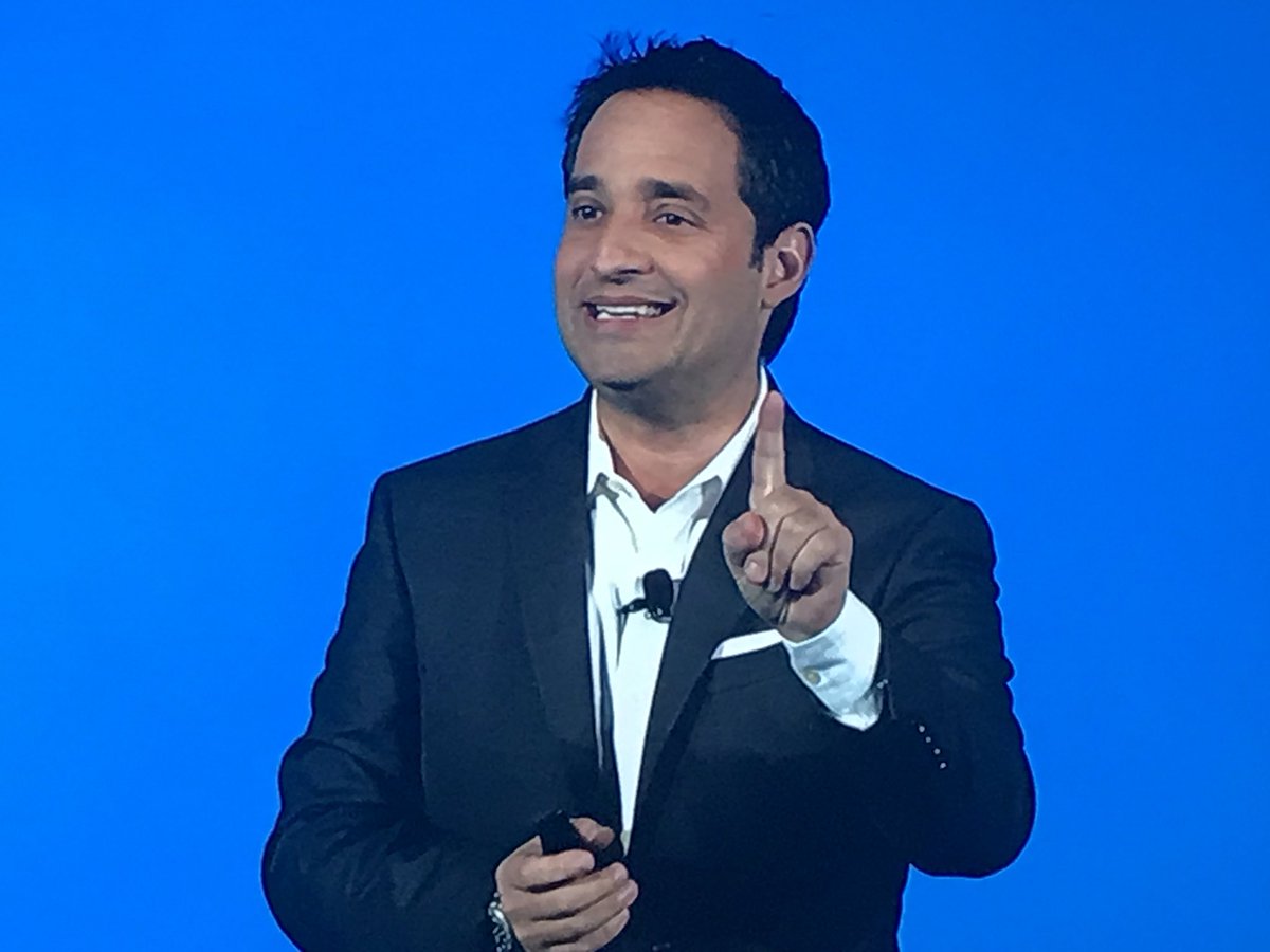 Good stuff from VC, author <a href="/joshlinkner/">Josh Linkner</a> ‘ideas are contagious’ reconnect to your natural creativity <a href="/DXCTechnology/">DXC Technology</a> client conf  #DXCThrive