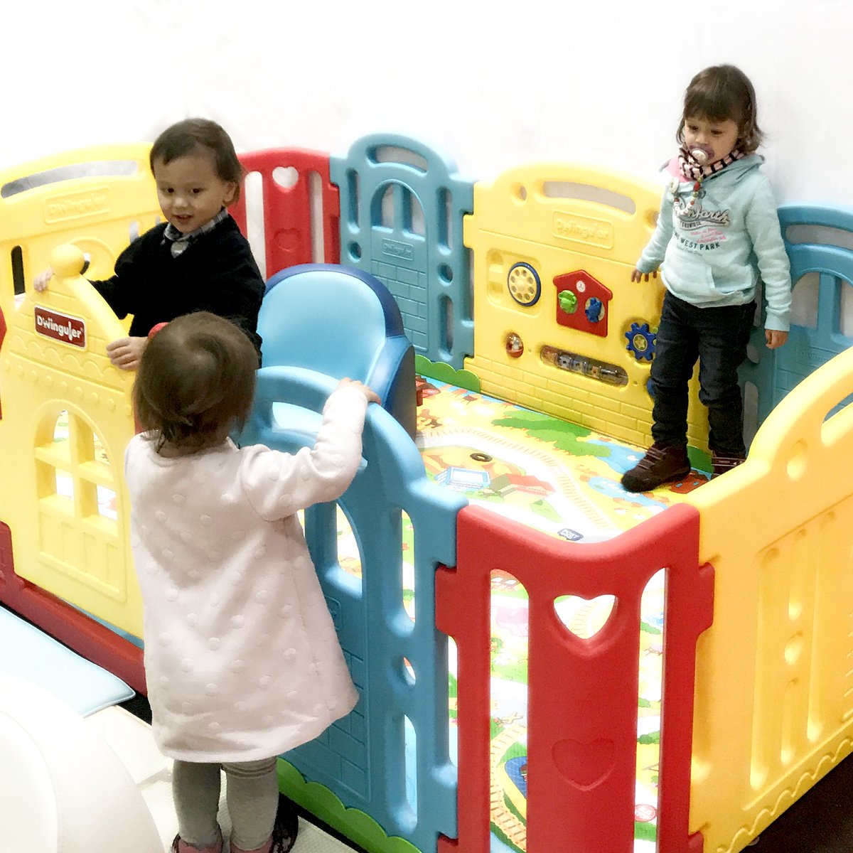 dwinguler_eu's tweet photo. Fun @ Babywelt Berlin 2017! Thank you for visiting us!
#dwinguler #playmat #baby #toys https://t.co/BndU6q8sga