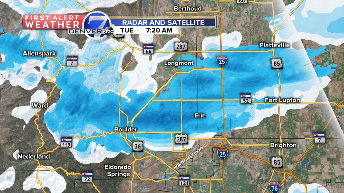LisaDenver7's tweet photo. Band of snow now over #Boulder #Erie and #FtLupton - cloudy and cold in Denver. #cowx @DenverChannel https://t.co/A1BGpu5tWn