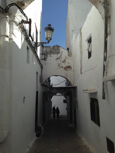 __barefoot__'s tweet photo. #Tournée 🇲🇦📸
Step 1 : Tétouan.
Rendez-vous demain soir au Centre culturel Dar Souiri à #Essaouira.
👉🏻 https://t.co/5ASjrJSQ9W
#LesCavaliers https://t.co/xwMlUolCo7