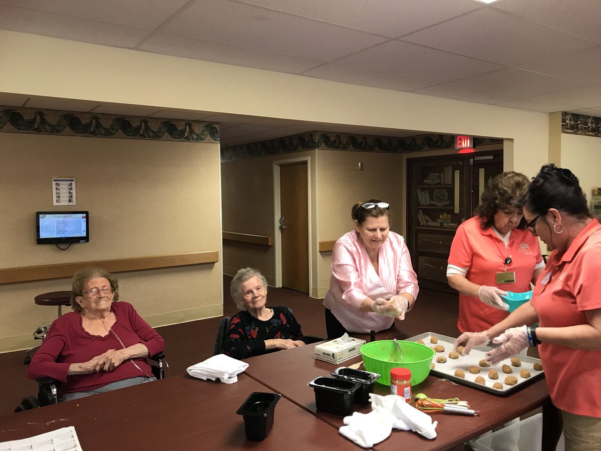 ParkTerraceHC's tweet photo. Perfect day for baking cookies! #LegacyLane #DailyRythms #PeanutButterCookies https://t.co/HmE7F9sUOV