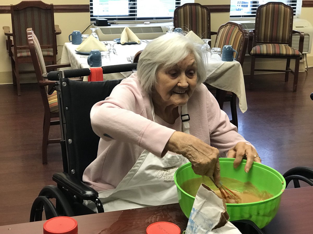 ParkTerraceHC's tweet photo. Perfect day for baking cookies! #LegacyLane #DailyRythms #PeanutButterCookies https://t.co/HmE7F9sUOV