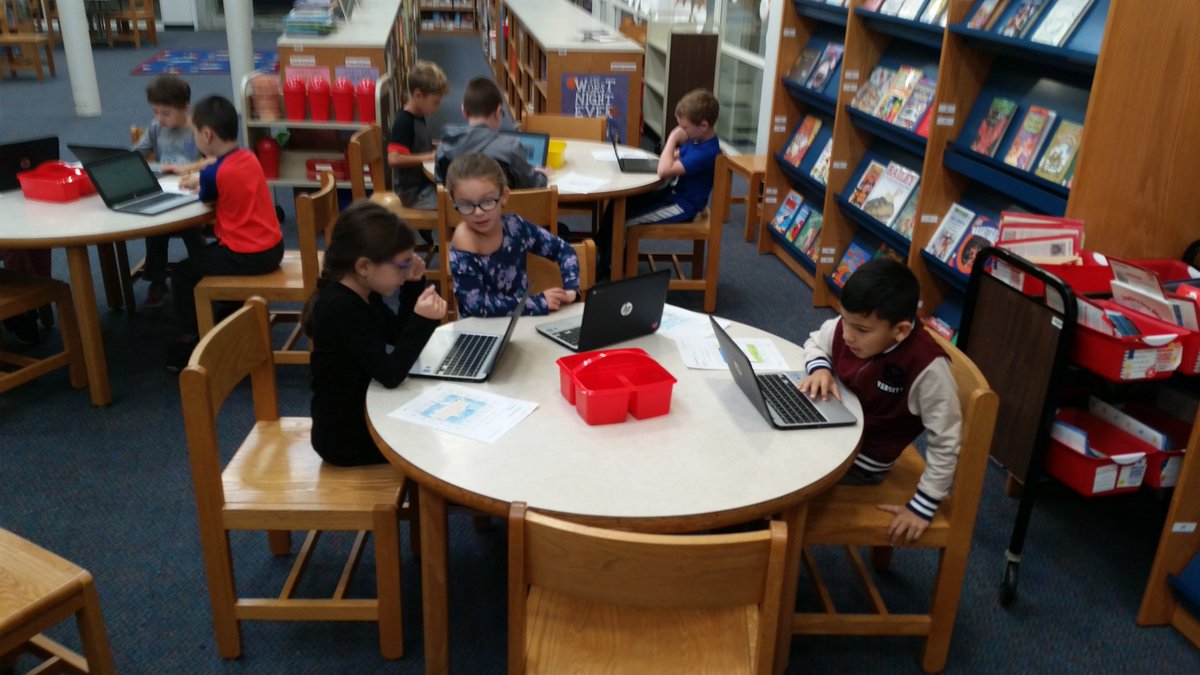 suzcogs's tweet photo. Animal Dictionaries in technology! #Mashpee #cogskids #team166 @GoogleForEdu https://t.co/385ELNuQVx