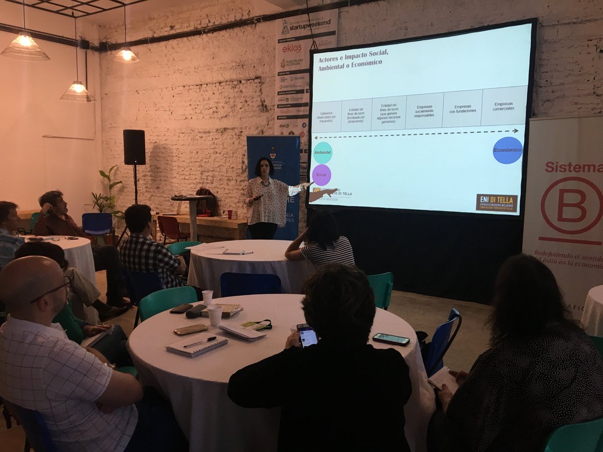eoterogirbal's tweet photo. 2do día de capacitación sobre #NuevasEconomias junto a #DocentesUniversitarios Sabrina Faur “Nuevos actores económicos” #ArgentinaEmprende https://t.co/SN6tGCZesj