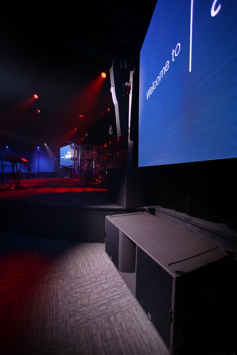 L_ACOUSTICS's tweet photo. @mankinmedia installs world's 1st HOW #Syva colinear system at @Mountain_CC 
https://t.co/jA9bY92Z32 https://t.co/cen4jgbLje