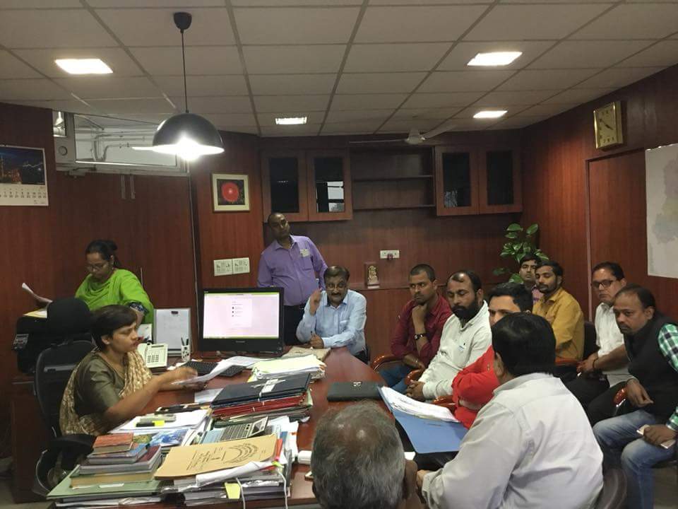 Sanjeev_aap's tweet photo. दिल्ली जल बोर्ड राजस्व आयुक्त कार्यालय पर इंद्रप्रस्थ एवं सुनील कॉलोनी में विभाग से सम्बंधित समस्याओ को लेकर बैठक करते हुए I https://t.co/WRrULBKxF4