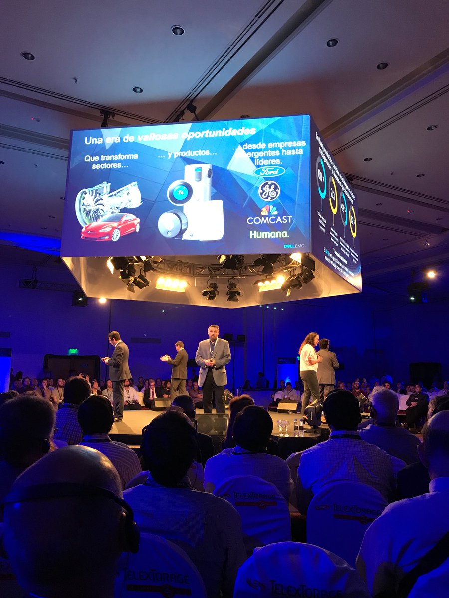 JULIPI's tweet photo. 4 speakers en simultaneo #DellEMCForum #argentina https://t.co/uzbugrNxNK