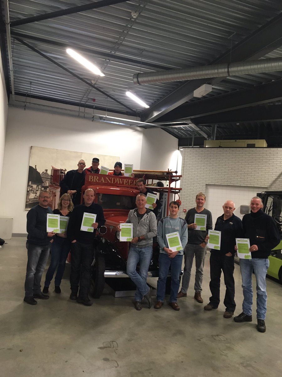 HarrieHelpt's tweet image. Vanuit de brandweerkazerne, felicitaties aan 12 nieuwe Harries bij de @GemeenteMeppel! #ikbenharrie