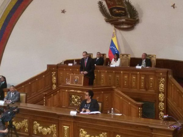 ConElMazoDando's tweet photo. Larry Devoe: Violencia opositora produjo la muerte de 121 personas y 1958 heridos - https://t.co/leNMgyoBak https://t.co/nInsuAKiok