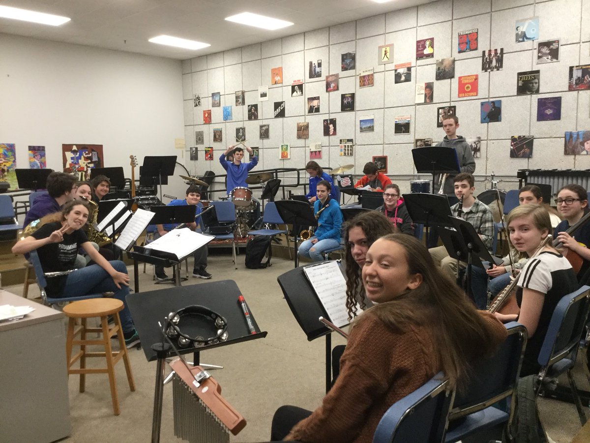 mhsmusicians's tweet photo. MHS BAND  circular practice. https://t.co/bhxPWtBtcN