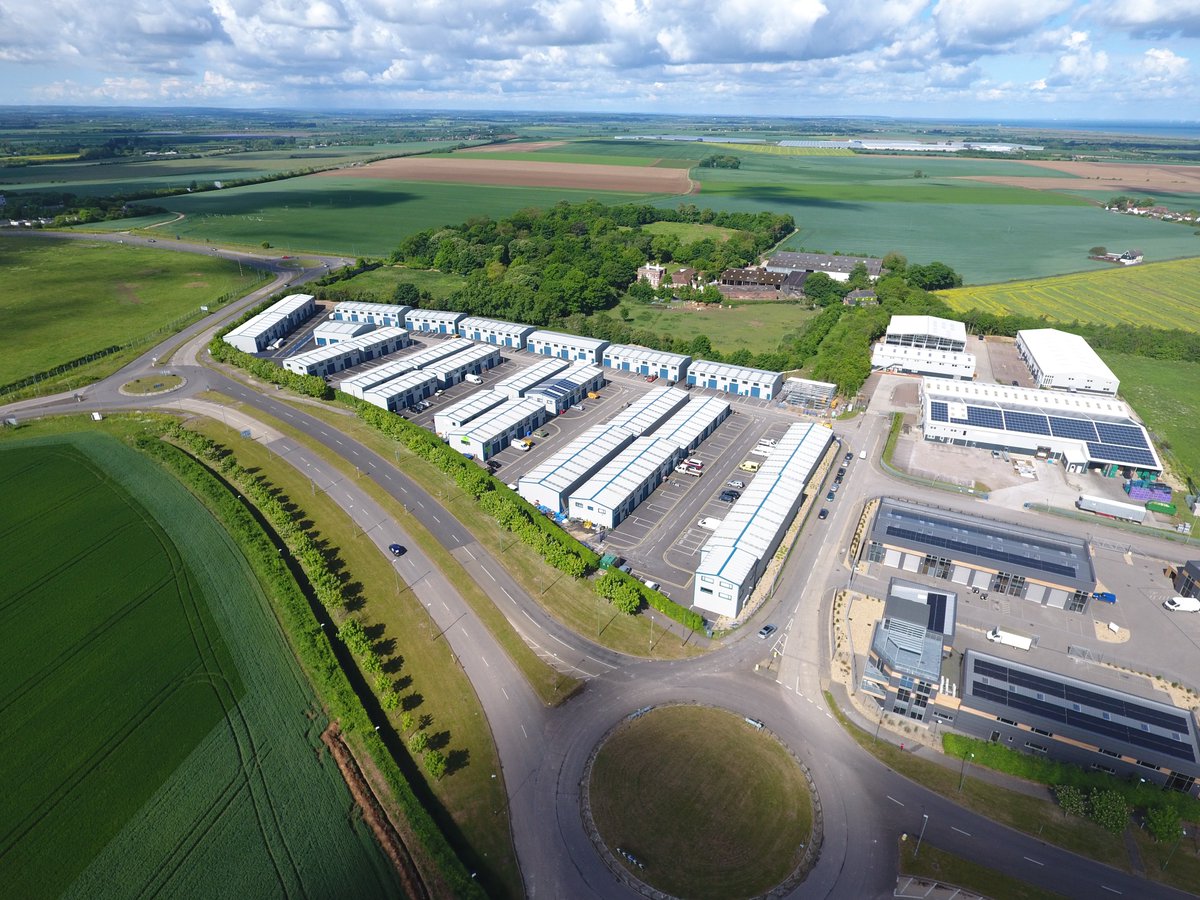 ManyProperties's tweet image. The sun is shining on The Oaks Business Park today