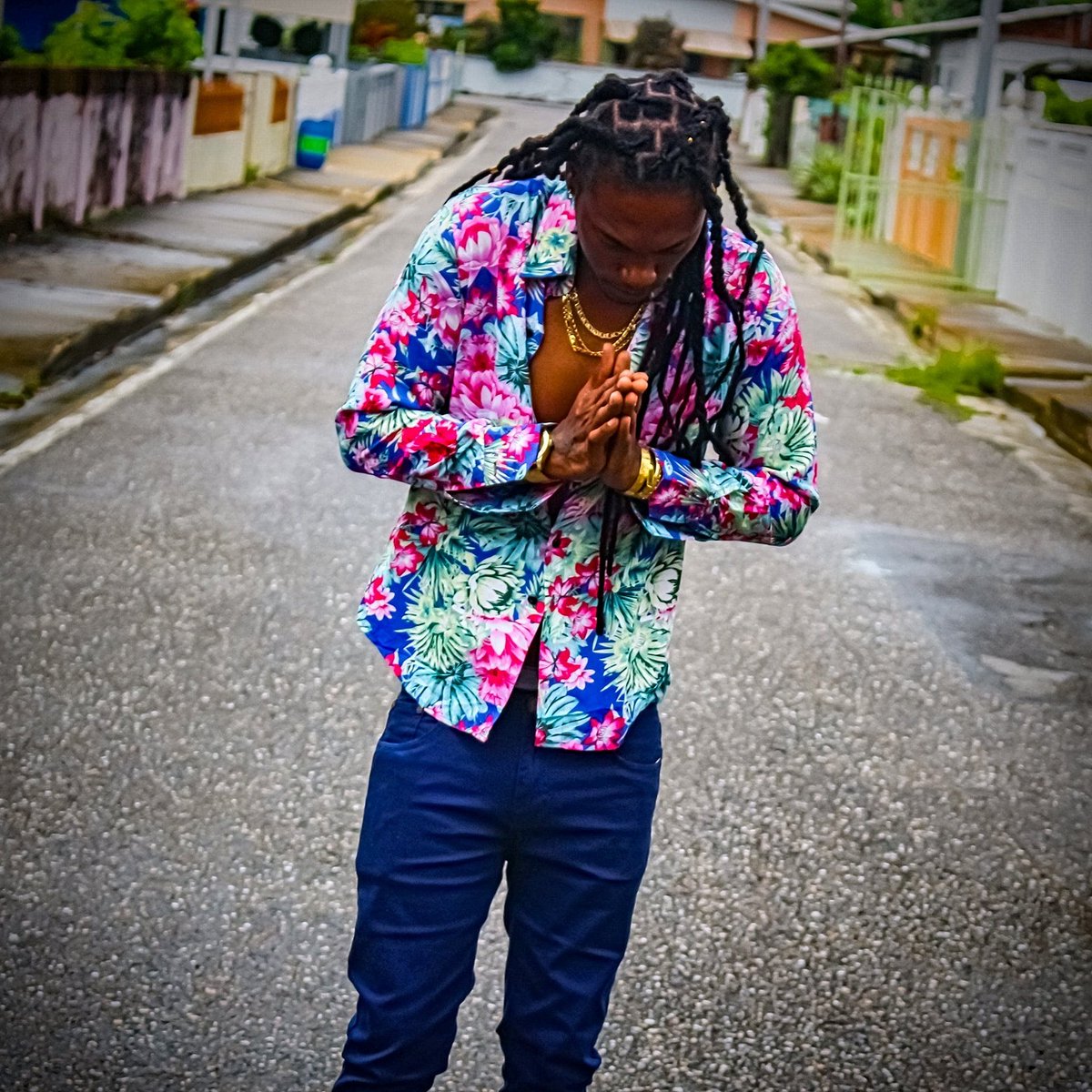 Mrbruceofficial's tweet photo. Not dwelling in the shadows,because I am the light #culturetakeover #precisesteps #music #mission https://t.co/xPUVp3txJK