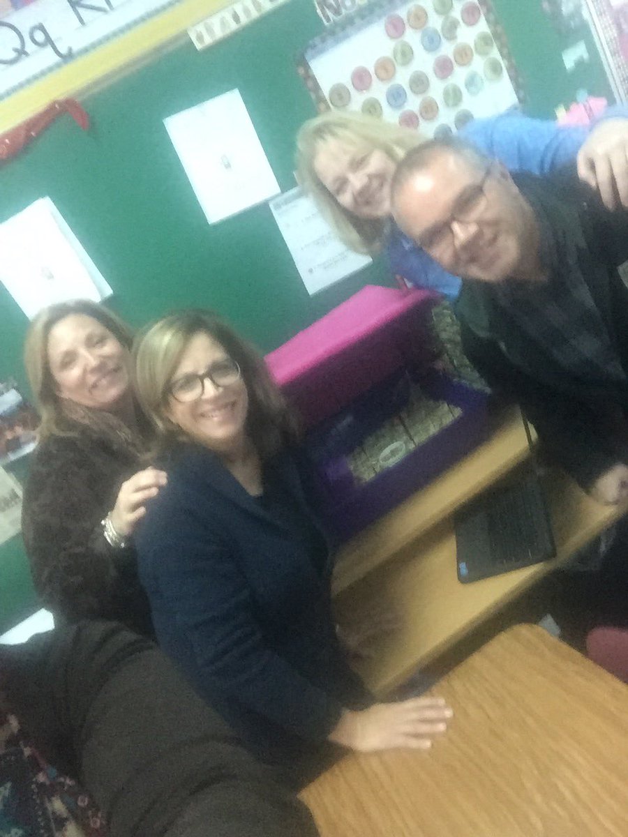 McMillansClass's tweet photo. Even the guinea pig can learn technology #ROrally2017 @Jyouanes_ADDAMS https://t.co/5A3Ej3dTCy