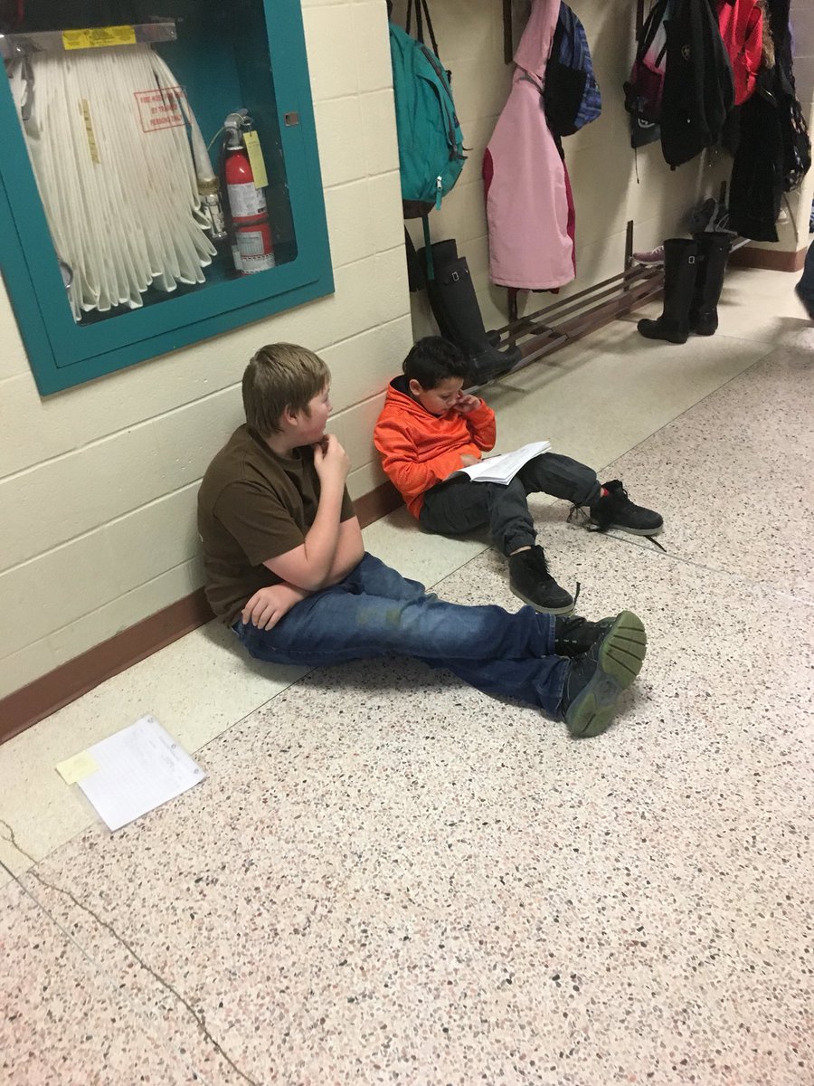 Grade 7/8’s rereading with primary students. Awesome display of mentoring! <a href="/RidgewoodPS/">RidgewoodPS</a> <a href="/RPSKindies/">Cameron/Card</a>