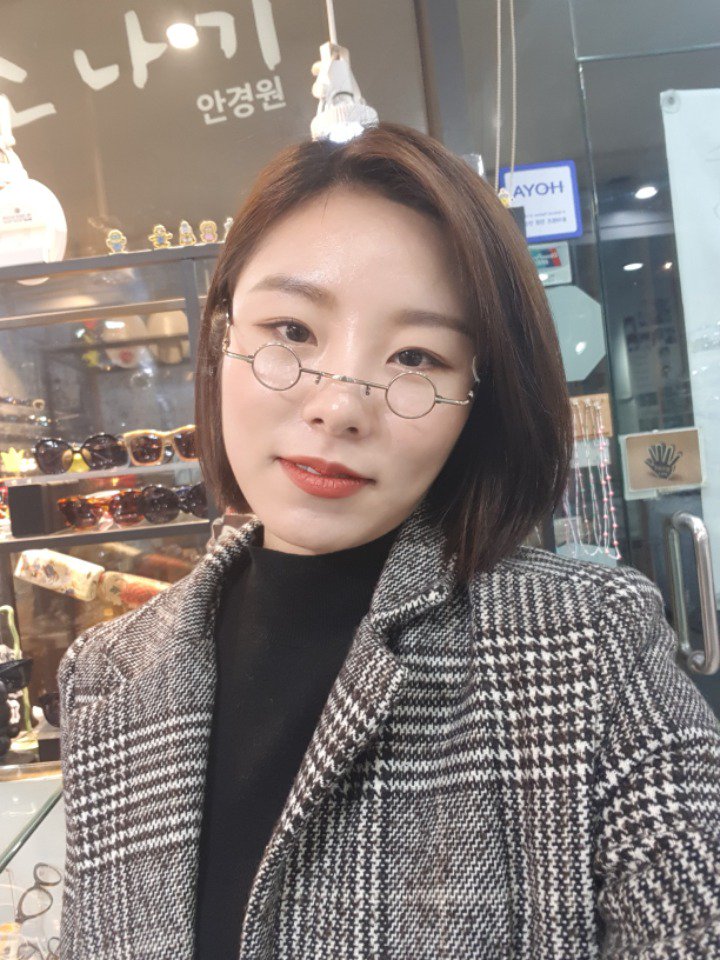 wheearchive's tweet photo. 171107 × fancafe memo https://t.co/1ORohAaoD9