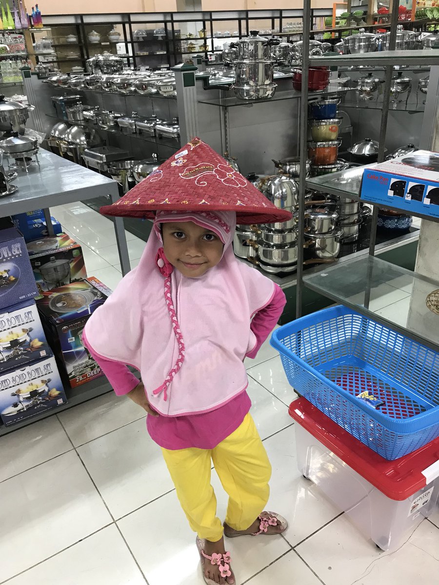 dfebriarini's tweet photo. Bu taniii.... #amazingvina https://t.co/CQkyGwTKEN