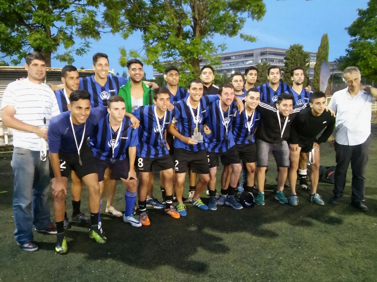 ¡Felicitaciones a todo el equipo masculino de Futbol 11 de la <a href="/UMETeduar/">UMET</a> por el Segundo Puesto en los #JUR2017 región CABA!