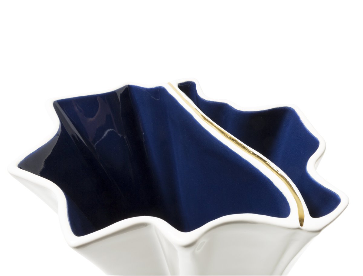 ONZE VAAS … de <a href="/zwollevaas/">Zwolle Vaas</a> is vanaf vandaag ook te koop bij <a href="/ZwolseBalletjes/">Zwolse Balletjes</a> Huis! 

Leuk om te geven/te krijgen in de komende feestmaand!