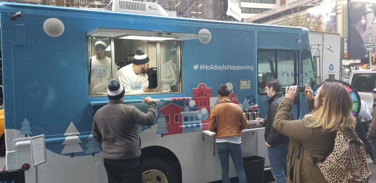 ayokoro's tweet photo. #holidayishappening https://t.co/NSRViT5fot
