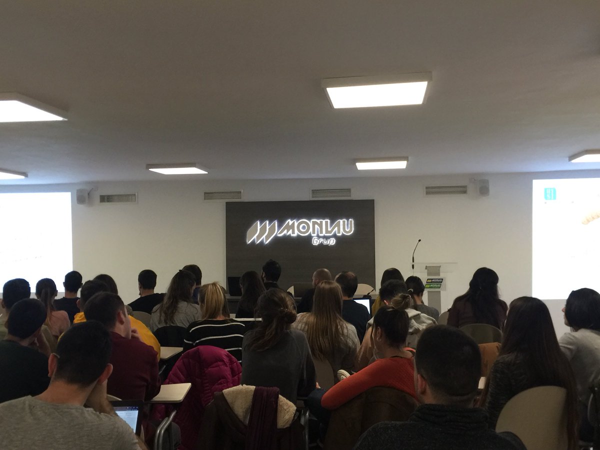 castelao19's tweet photo. Hoy en #Monlau asistimos a una interesante conferencia sobre internet de la mano de @albertofornells #2MIP #2GAT https://t.co/nHeplZXK4H