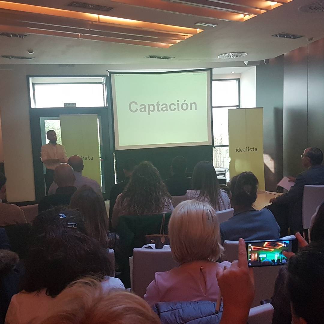 3Cuca2004's tweet photo. Curso de formación impartido por Luis Sanchez de @idealista #workshopidealista https://t.co/eUO8i4n1wq