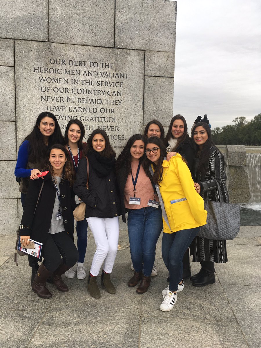 CUkatiew's tweet photo. Students from Texas enjoy this fall day at the World War II Memorial @CloseUp_DC. https://t.co/pn6ZcGzU4C
