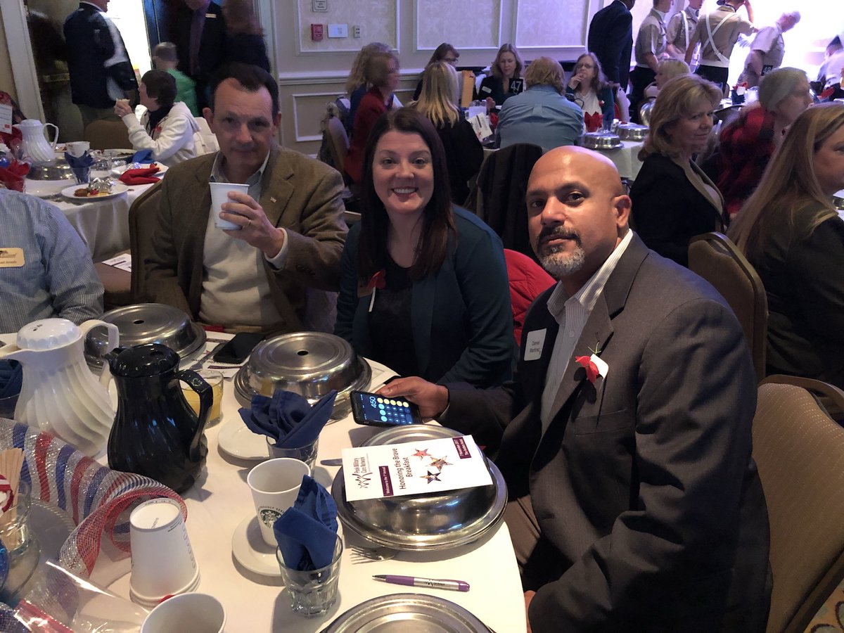 mt_carmel_vsc's tweet photo. Awesome breakfast. Thanks @PeakMilitaryNet #HonoringtheBrave #VeteransDayEveryday https://t.co/roznUaTM0O