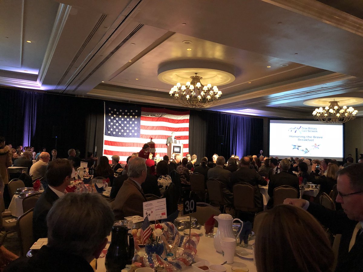 mt_carmel_vsc's tweet photo. Awesome breakfast. Thanks @PeakMilitaryNet #HonoringtheBrave #VeteransDayEveryday https://t.co/roznUaTM0O