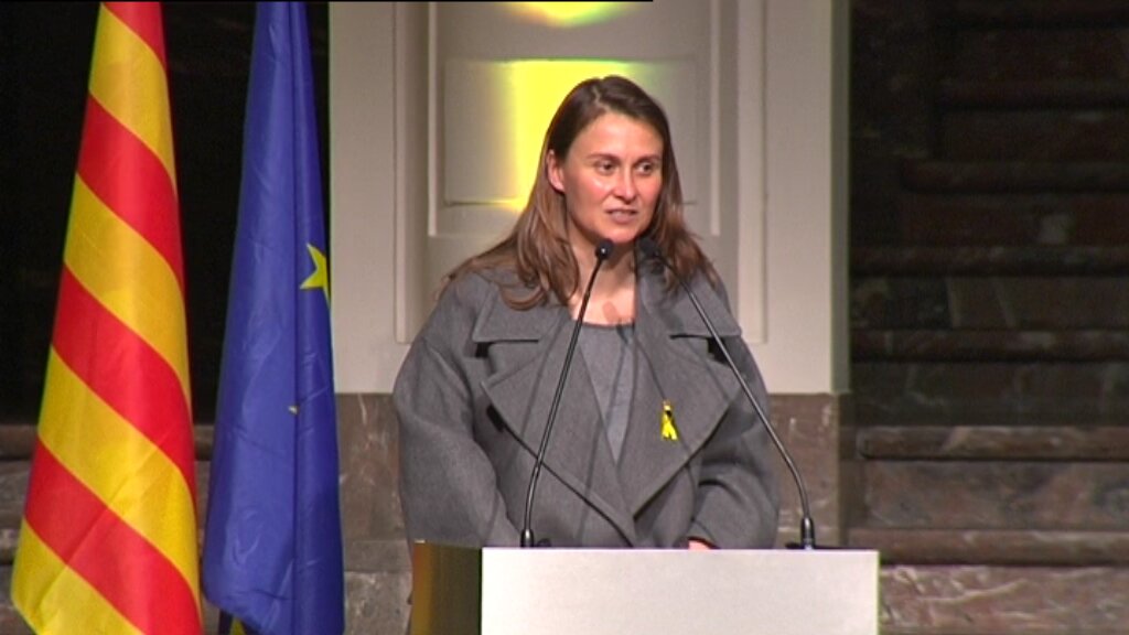 AMI__cat's tweet photo. .@MeritxellSerret «Com es veu, la nostra causa és compartida per la majoria ciutadana.La vostra força és la nostra força» #mayorsforfreedom https://t.co/B40CixPeB5