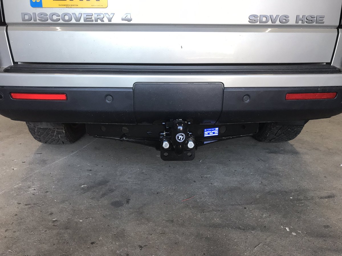 lincolntowbar's tweet photo. .@TowTrustTowbars Fixed towbar fitted with a 13pin VSK to a #Landrover #Discovery4 #lincsconnect .@NTTA_UK #qualitysecured https://t.co/kZUaFQRcww