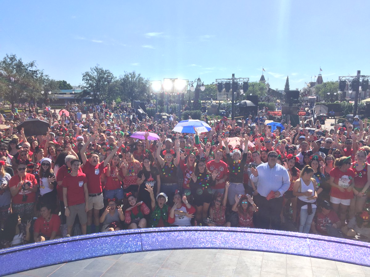 CieraJThomas's tweet photo. Having fun as a #professionalextra for Disney’s Holiday Celebration! #YaasCam 
#DisneyHolidayCelebration https://t.co/ujBNX9IvhW