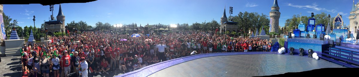 CieraJThomas's tweet photo. Having fun as a #professionalextra for Disney’s Holiday Celebration! #YaasCam 
#DisneyHolidayCelebration https://t.co/ujBNX9IvhW
