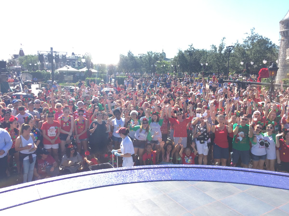 CieraJThomas's tweet photo. Having fun as a #professionalextra for Disney’s Holiday Celebration! #YaasCam 
#DisneyHolidayCelebration https://t.co/ujBNX9IvhW