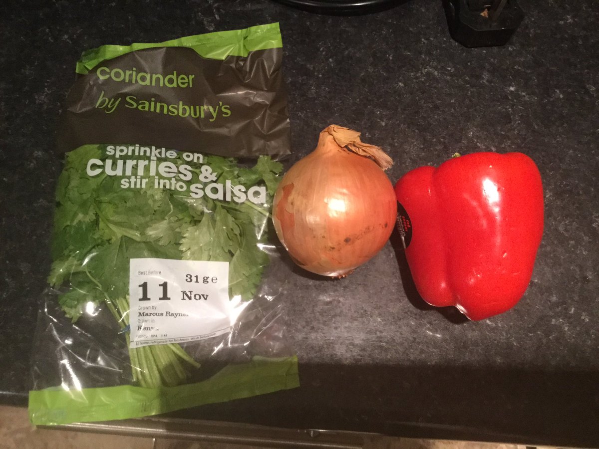 offtheleash_'s tweet photo. @Tesco Albany road - no onions, no red peppers, no coriander 😩 rubbish! Thanks @sainsburys #emptyshelves #poor #inconvenience store https://t.co/qO2FXQVI76