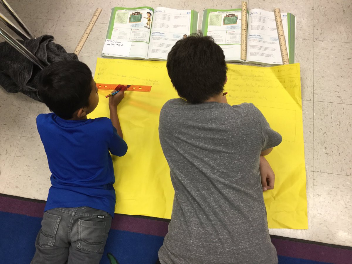 SharpJ4thNISD's tweet image. Students collaborate to solve multi-step word problems! #CNEpawsup