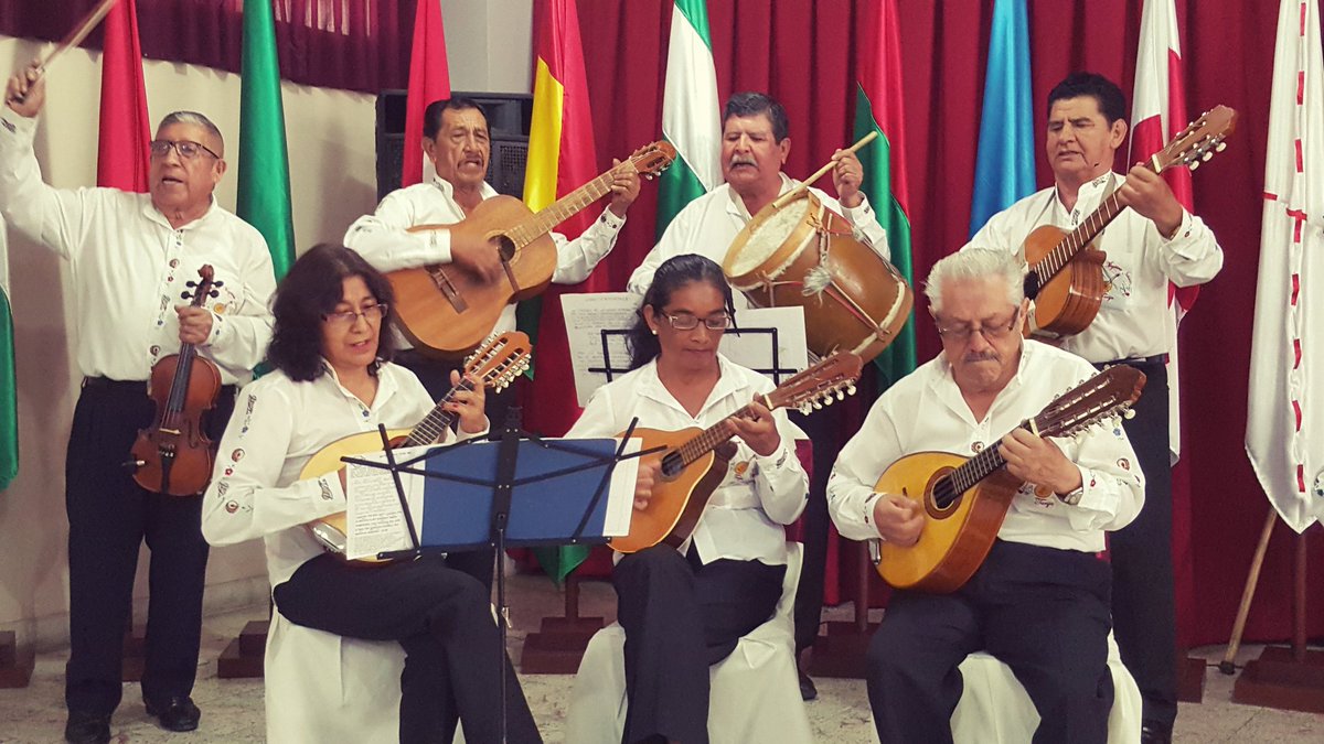 lore_pc_'s tweet photo. Aniversario #UNEFCO en Tarija, 54 años https://t.co/uVhJxoCNJg
