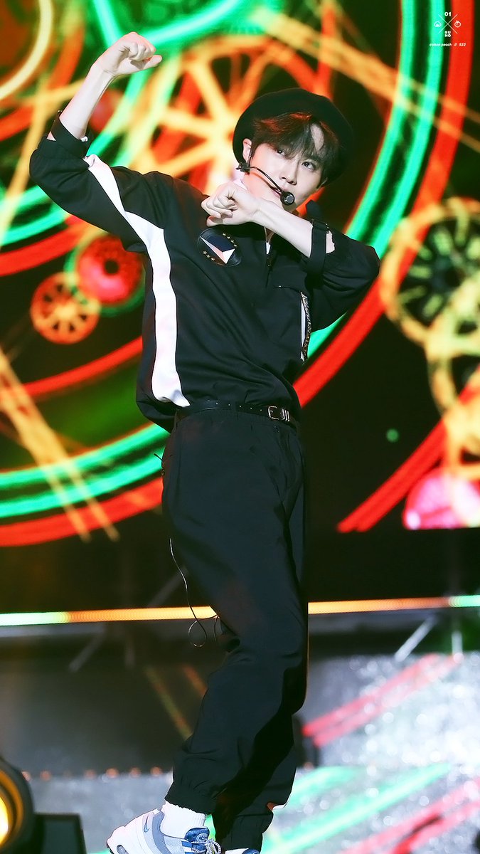 HOWRUSUHO's tweet photo. [HQ] 170924 #SUHO - Asia Song Festival 2017 
https://t.co/B4p9nlYSN0
https://t.co/vOIMZK1UVa
https://t.co/XXMYmkLdAj
©COTTON PEACH https://t.co/SvfVf9wqvH