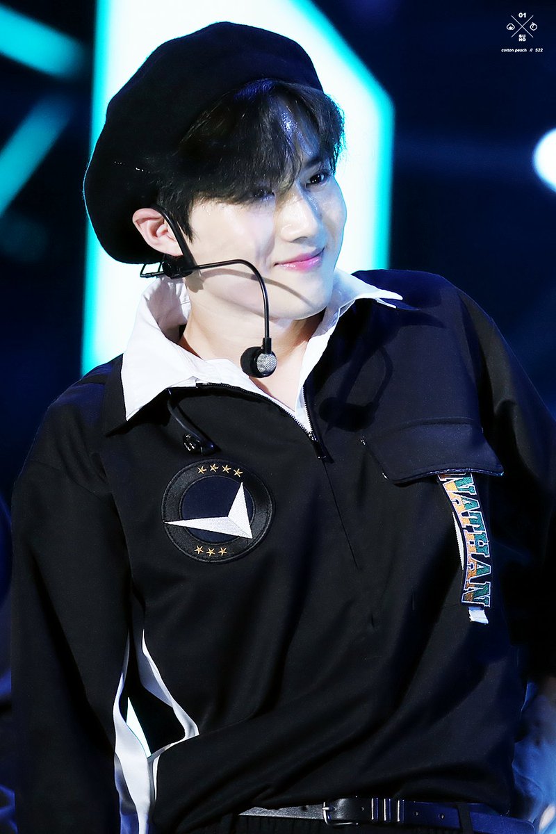 HOWRUSUHO's tweet photo. [HQ] 170924 #SUHO - Asia Song Festival 2017 
https://t.co/B4p9nlYSN0
https://t.co/vOIMZK1UVa
https://t.co/XXMYmkLdAj
©COTTON PEACH https://t.co/SvfVf9wqvH