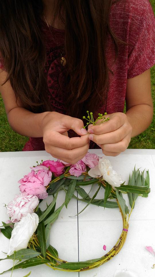 BoisOrcan's tweet photo. le 22/11 à 14h, atelier "Couronne de fleurs du Moyen Age" sur réservation.
Photo 1  C.DUBRUL
#atelier #enfant #medieval #Bretagne #Moyenage https://t.co/r6yGdbSeZ6