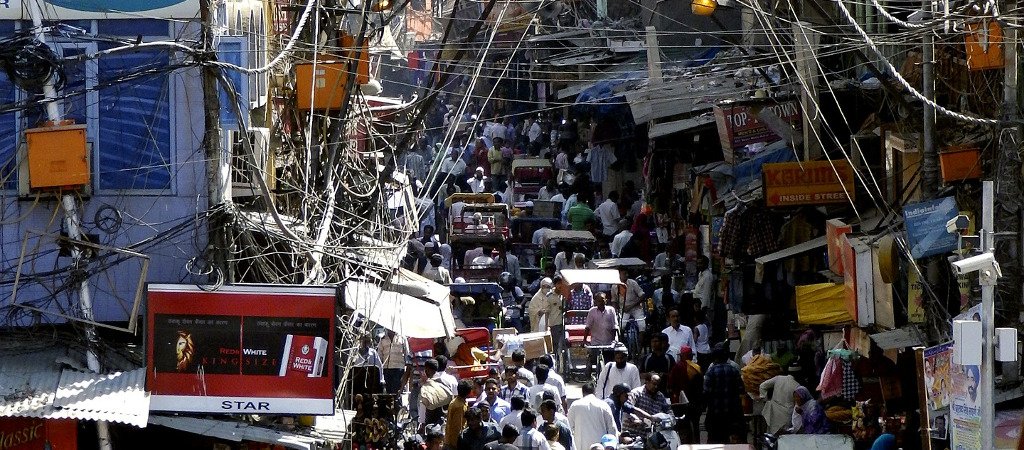 ExpatHealthInfo's tweet photo. India are struggling with #pollution related health issues, here's why - https://t.co/W5RtMCbhnD https://t.co/4HX23xoYRc