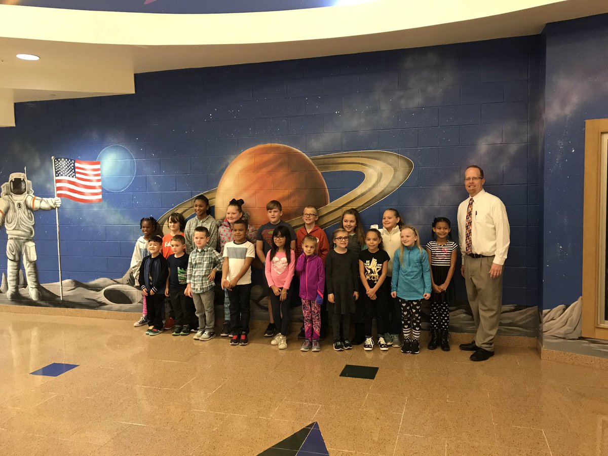 BJMcCabe1's tweet photo. NHE Student of the Month celebration breakfast. #rocket_pride https://t.co/JGQMUql7ba