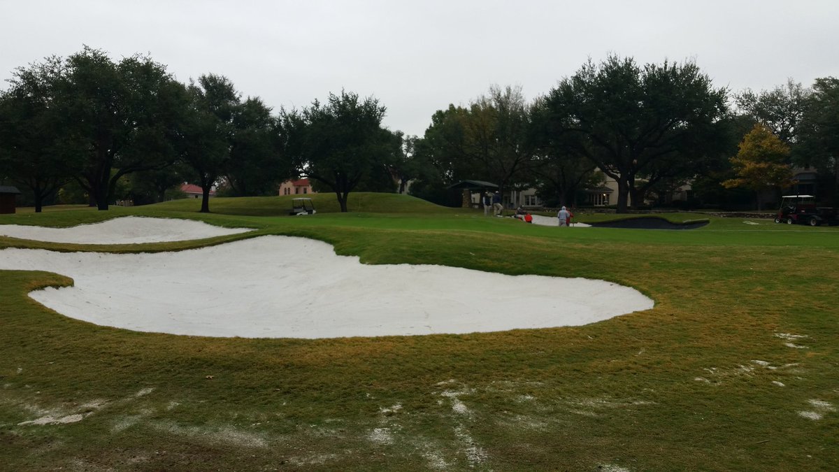 bcturfmaterials's tweet photo. Bam! Premier White flowing at River Crest CC. Finishing touches to awesome renovation. Great work @ColliganGolf and Fleetwood Services. https://t.co/RVcJqk0kTB