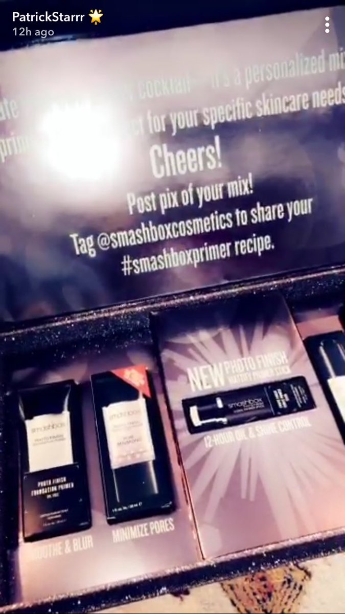 evalpz17's tweet photo. #unboxTAYTAY @patrickstarrr 
Am I too late baby? https://t.co/gXyRGTk7QE
