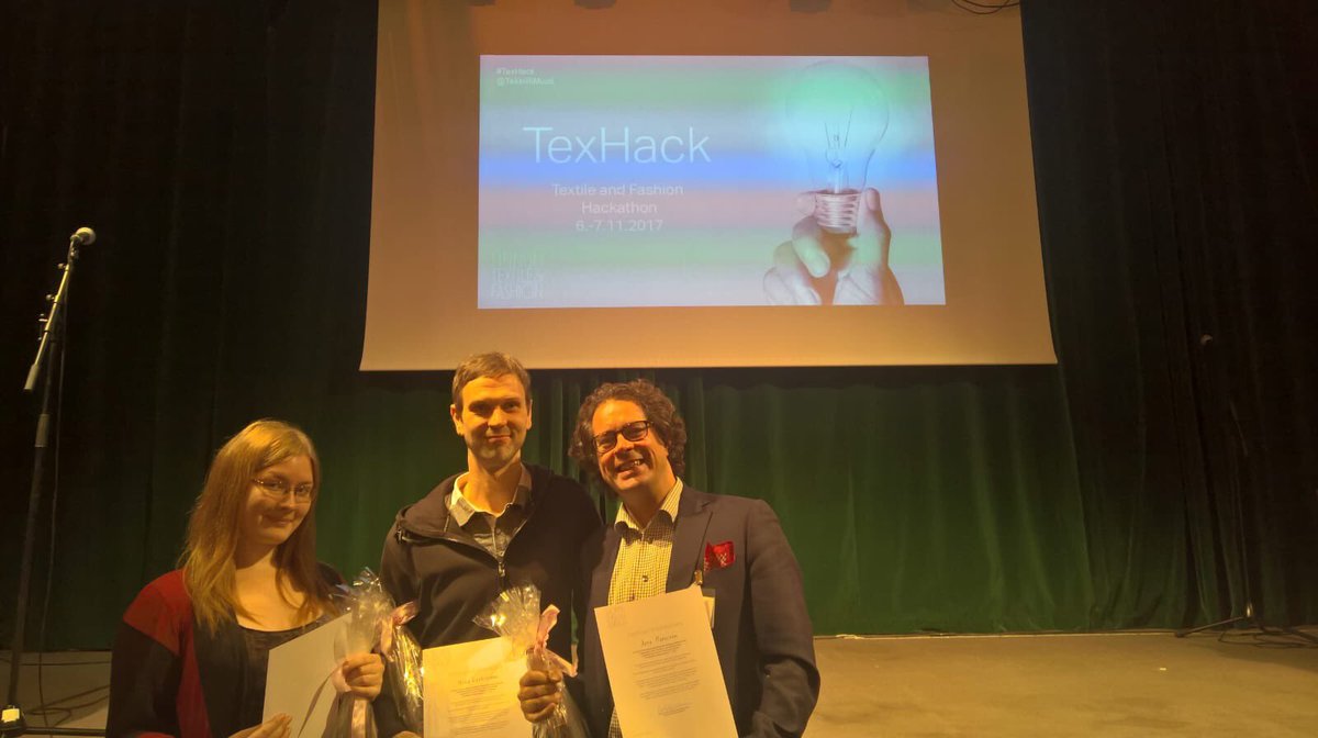 HaulbagCom's tweet photo. Happy winners of #TexHack ! https://t.co/qlIbRJlPRO