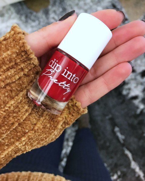 shopmari_a's tweet photo. On deck for our next #mani is the shade Roses are Red! 🌹 Only $6 a bottle on https://t.co/0IDTq4hUUK #dipintopretty #nailpolish #manicures https://t.co/Hn1AWcYdOI