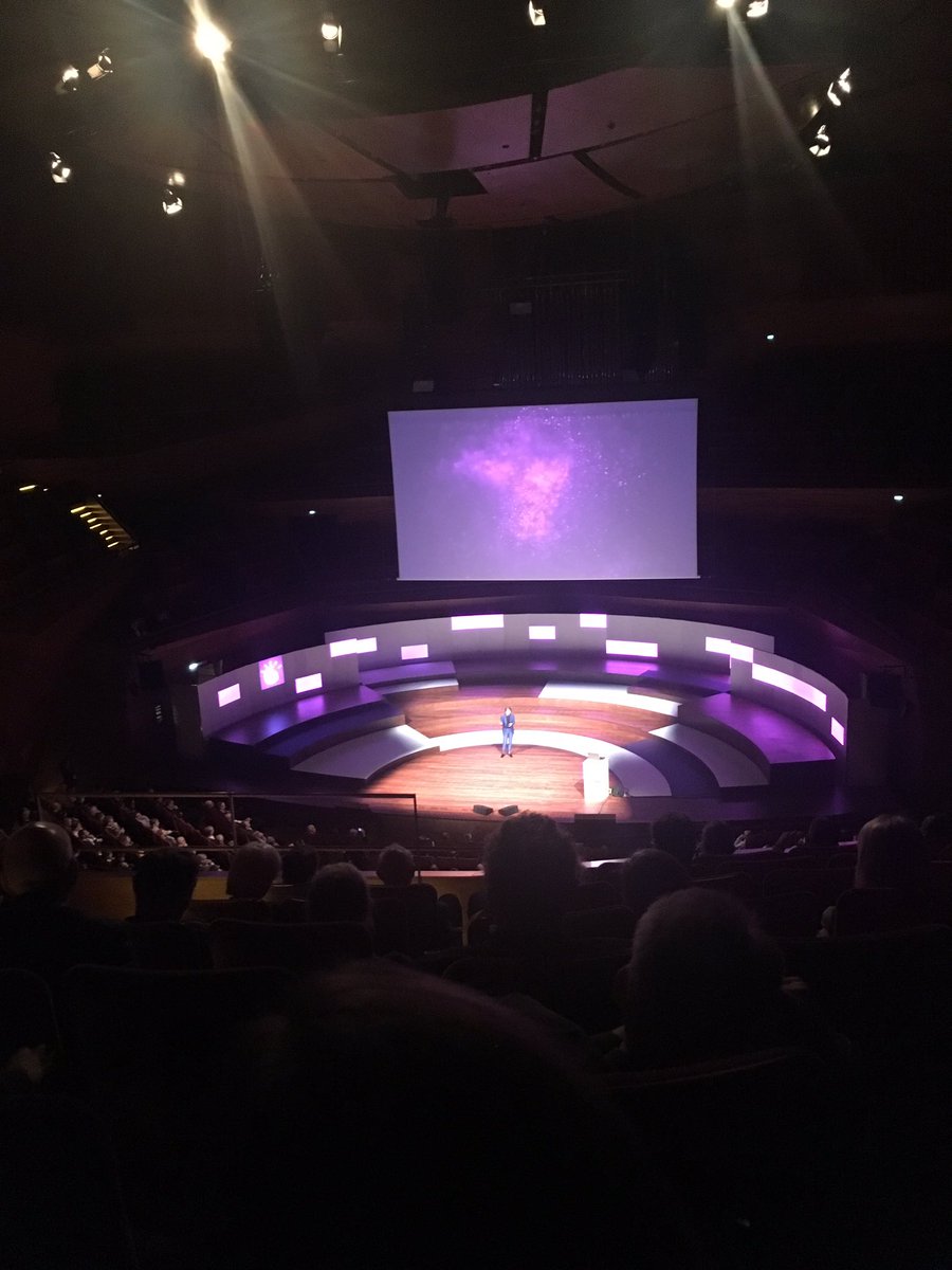 HenningDeer's tweet photo. @CecilieWF og #ARTificialintelligenceFRANK optræder i det smukke #DRKoncerthus til #IBMWSDK https://t.co/Y8iOahqZEh
