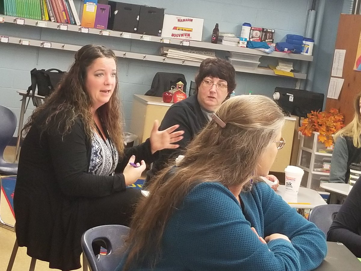 SpringfieldK12's tweet photo. It's PD Day at SPS! At Lynch School, educators are talking about #tech #WeLearnSPS tools they use like @ClassDojo & Brightspace @D2L 👨💻👩💻💻 https://t.co/H6YYz1F5Mk
