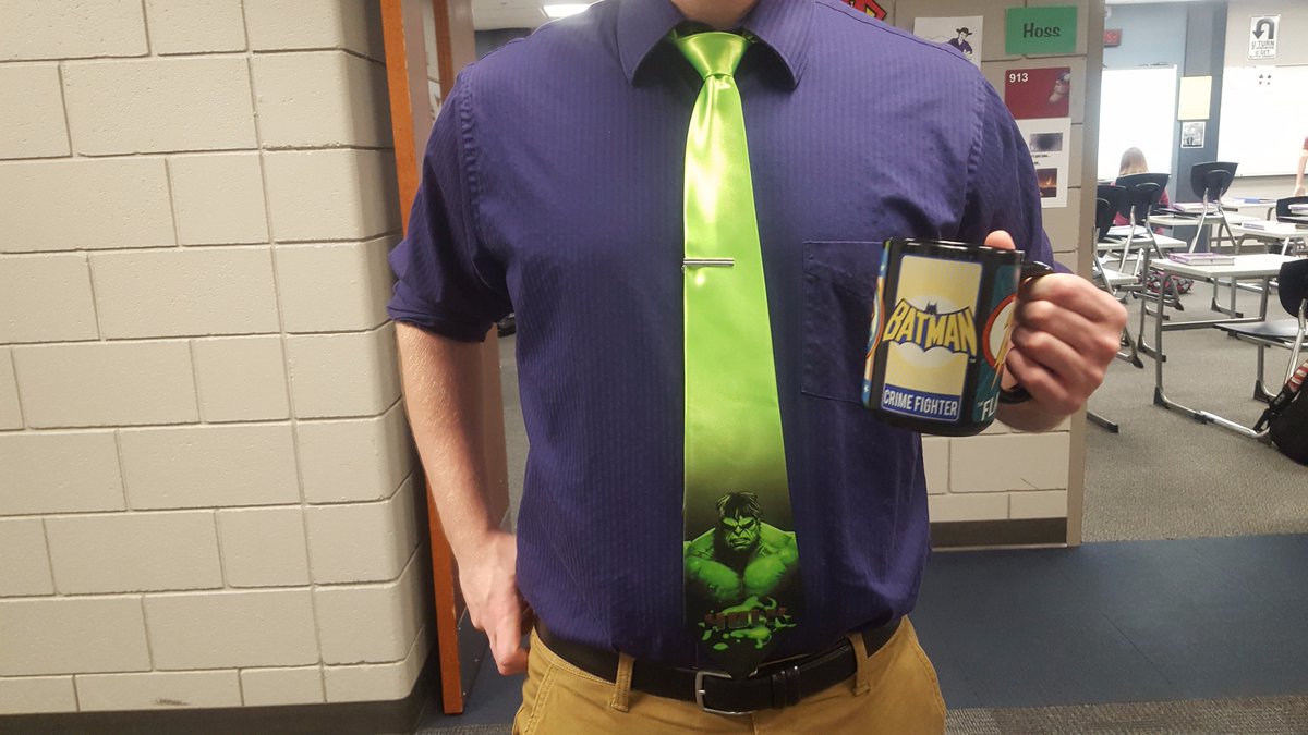 TuckTie's tweet photo. Hey @MrElliott04 , no way your kids can stay off social media when they see this sweet @Hulk tie! #ThorRagnarok https://t.co/1M0mzRGoav